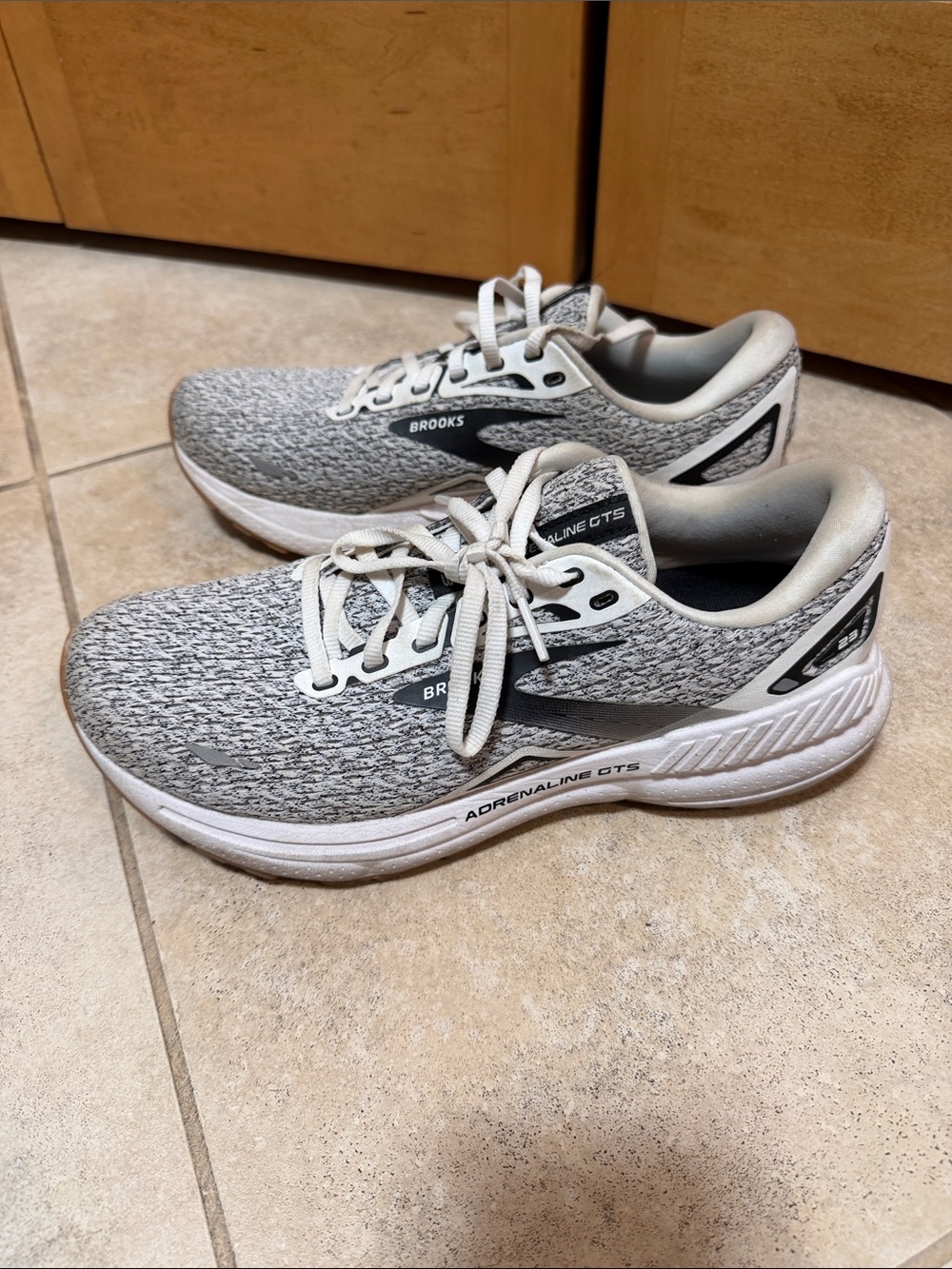 Brooks Adrenaline GTS Knit Running Shoes in Gray and White